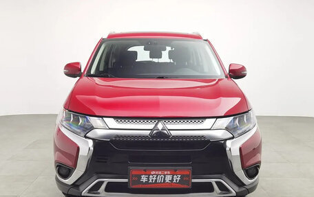 Mitsubishi Outlander III рестайлинг 3, 2020 год, 2 520 000 рублей, 2 фотография