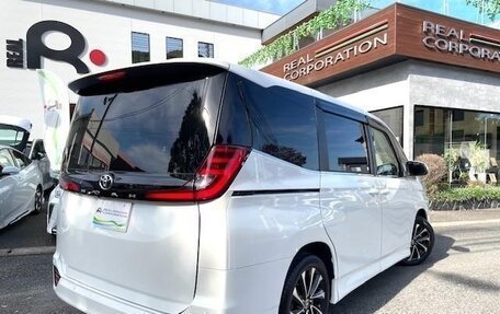 Toyota Noah, 2023 год, 4 495 000 рублей, 4 фотография