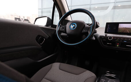 BMW i3 I01 рестайлинг, 2018 год, 2 400 000 рублей, 24 фотография