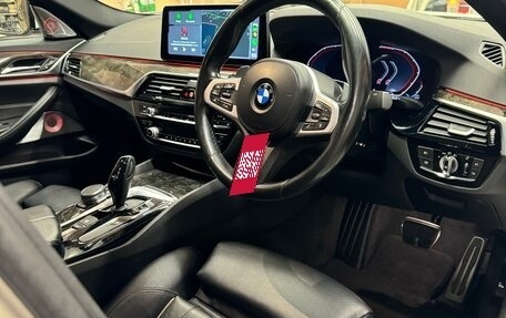 BMW 5 серия, 2018 год, 3 800 000 рублей, 8 фотография