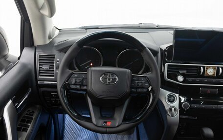 Toyota Land Cruiser 200, 2013 год, 5 567 000 рублей, 18 фотография