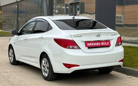 Hyundai Solaris II рестайлинг, 2015 год, 1 050 000 рублей, 4 фотография