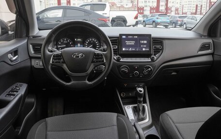 Hyundai Solaris II рестайлинг, 2021 год, 1 799 000 рублей, 6 фотография