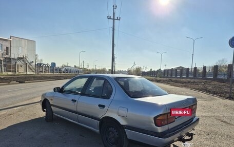 Nissan Primera II рестайлинг, 1994 год, 205 000 рублей, 4 фотография