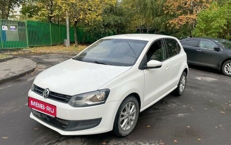 Volkswagen Polo VI (EU Market), 2013 год, 820 000 рублей, 2 фотография