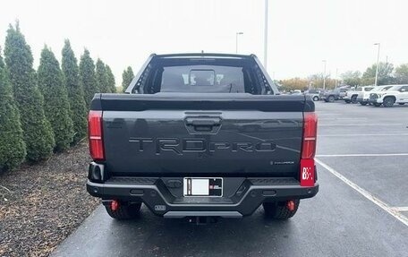 Toyota Tacoma, 2024 год, 11 920 000 рублей, 5 фотография