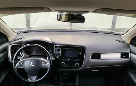 Mitsubishi Outlander III рестайлинг 3, 2012 год, 1 670 000 рублей, 10 фотография