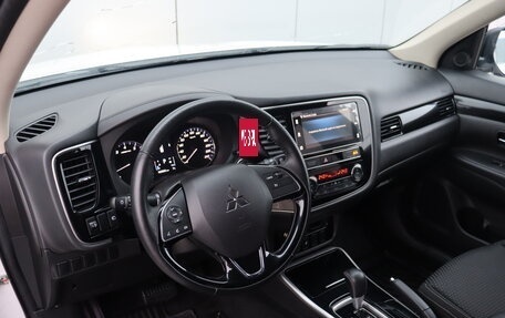 Mitsubishi Outlander III рестайлинг 3, 2019 год, 2 230 000 рублей, 9 фотография