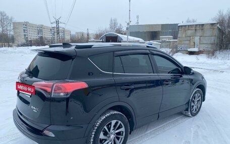 Toyota RAV4, 2018 год, 2 875 000 рублей, 13 фотография