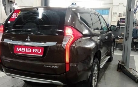 Mitsubishi Pajero Sport III рестайлинг, 2018 год, 2 780 000 рублей, 3 фотография