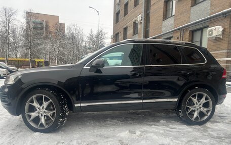 Volkswagen Touareg III, 2011 год, 1 650 000 рублей, 8 фотография