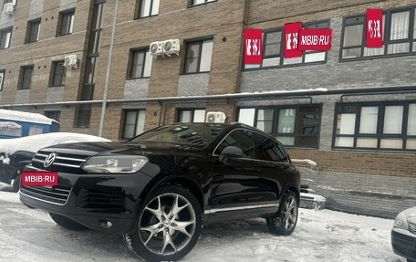 Volkswagen Touareg III, 2011 год, 1 650 000 рублей, 3 фотография