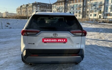 Toyota RAV4, 2021 год, 3 300 000 рублей, 6 фотография