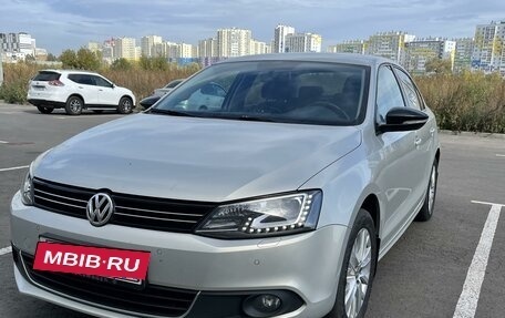 Volkswagen Jetta VI, 2014 год, 1 450 000 рублей, 2 фотография