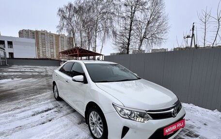 Toyota Camry, 2015 год, 2 400 000 рублей, 2 фотография