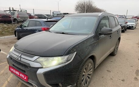 Mitsubishi Outlander III рестайлинг 3, 2019 год, 2 508 000 рублей, 2 фотография