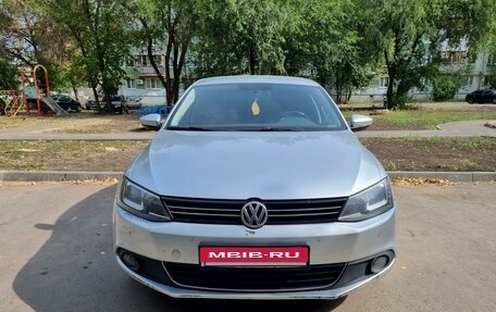 Volkswagen Jetta VI, 2014 год, 890 000 рублей, 2 фотография