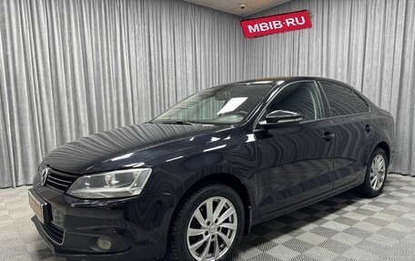 Volkswagen Jetta VI, 2013 год, 990 000 рублей, 8 фотография