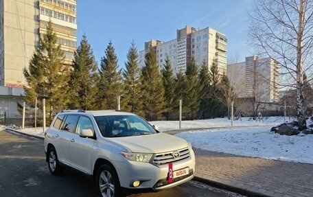 Toyota Highlander III, 2011 год, 2 150 000 рублей, 2 фотография