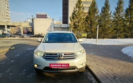 Toyota Highlander III, 2011 год, 2 150 000 рублей, 6 фотография