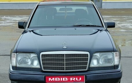 Mercedes-Benz E-Класс, 1994 год, 380 000 рублей, 1 фотография