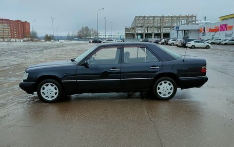 Mercedes-Benz E-Класс, 1994 год, 380 000 рублей, 7 фотография