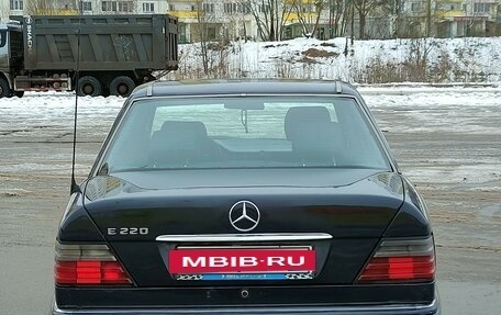 Mercedes-Benz E-Класс, 1994 год, 380 000 рублей, 4 фотография