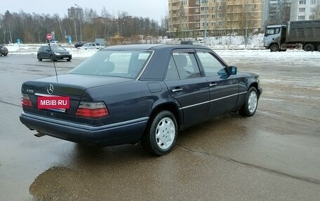 Mercedes-Benz E-Класс, 1994 год, 380 000 рублей, 5 фотография