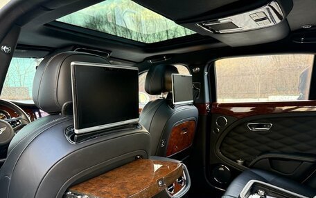 Bentley Mulsanne II, 2017 год, 28 000 000 рублей, 39 фотография