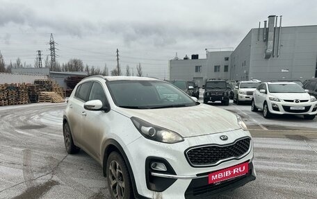 KIA Sportage IV рестайлинг, 2020 год, 2 432 000 рублей, 4 фотография