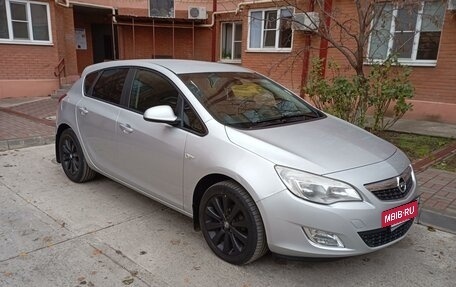 Opel Astra J, 2011 год, 820 000 рублей, 4 фотография