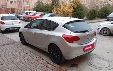 Opel Astra J, 2011 год, 820 000 рублей, 6 фотография