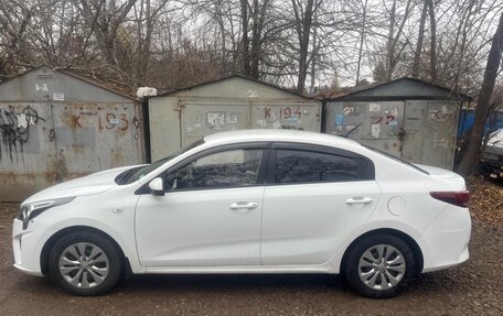 KIA Rio IV, 2021 год, 1 379 000 рублей, 2 фотография