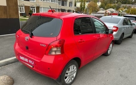 Toyota Yaris III рестайлинг, 2006 год, 535 000 рублей, 3 фотография