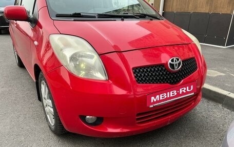 Toyota Yaris III рестайлинг, 2006 год, 535 000 рублей, 2 фотография