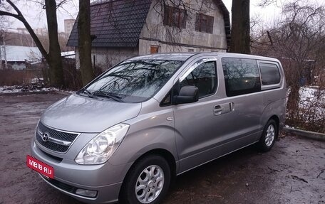 Hyundai Grand Starex Grand Starex I рестайлинг 2, 2011 год, 1 260 000 рублей, 2 фотография