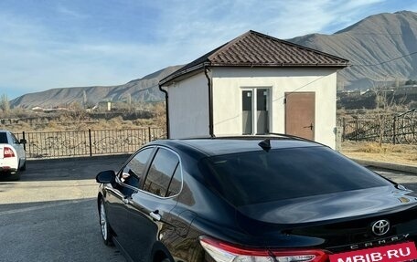 Toyota Camry, 2018 год, 2 970 000 рублей, 2 фотография