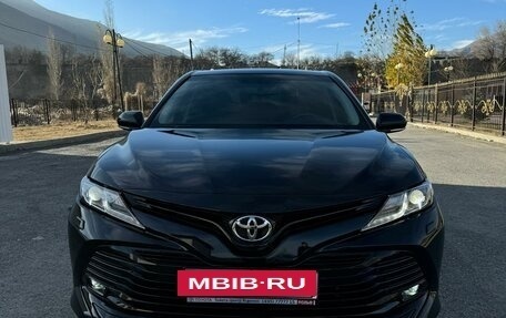 Toyota Camry, 2018 год, 2 970 000 рублей, 9 фотография