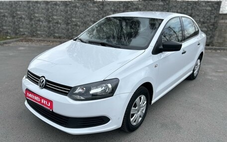 Volkswagen Polo VI (EU Market), 2015 год, 850 000 рублей, 1 фотография