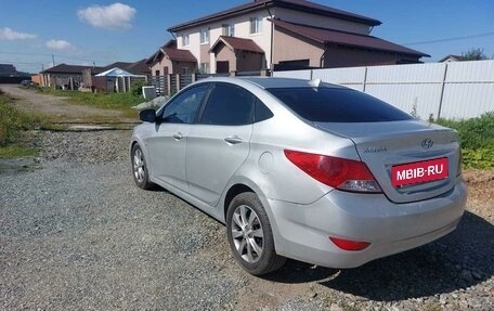 Hyundai Solaris II рестайлинг, 2012 год, 660 000 рублей, 5 фотография