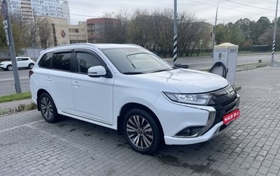 Mitsubishi Outlander III рестайлинг 3, 2022 год, 2 990 000 рублей, 1 фотография