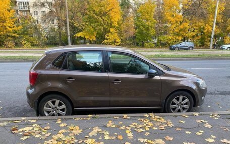 Volkswagen Polo VI (EU Market), 2011 год, 700 000 рублей, 2 фотография