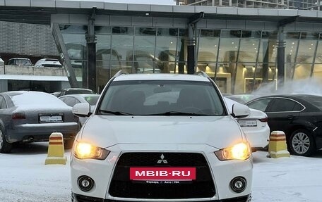 Mitsubishi Outlander III рестайлинг 3, 2010 год, 1 215 990 рублей, 9 фотография