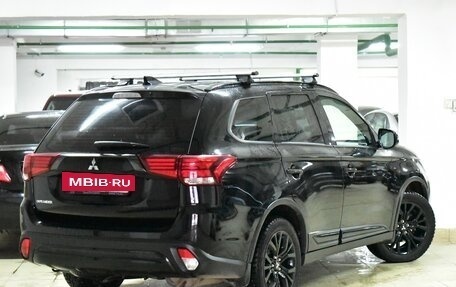 Mitsubishi Outlander III рестайлинг 3, 2020 год, 2 600 000 рублей, 3 фотография