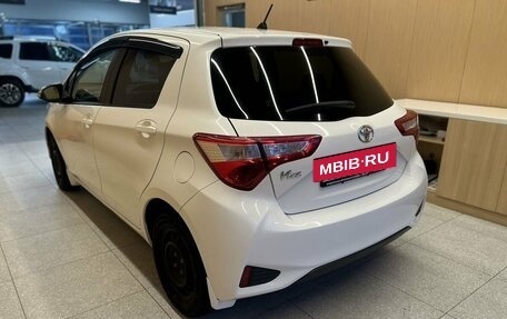 Toyota Vitz, 2018 год, 1 070 000 рублей, 6 фотография