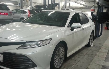 Toyota Camry, 2018 год, 2 750 000 рублей, 1 фотография