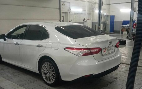 Toyota Camry, 2018 год, 2 750 000 рублей, 4 фотография