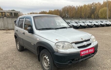 Chevrolet Niva I рестайлинг, 2015 год, 410 000 рублей, 2 фотография