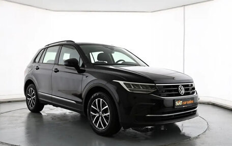 Volkswagen Tiguan II, 2022 год, 5 893 780 рублей, 2 фотография