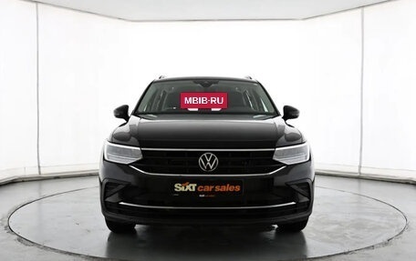 Volkswagen Tiguan II, 2022 год, 5 893 780 рублей, 3 фотография